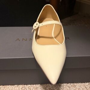 Ann Taylor Women's Cream Pointed Flats